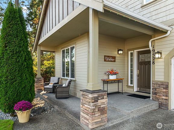 5th image of 19528 26th Avenue Ct E