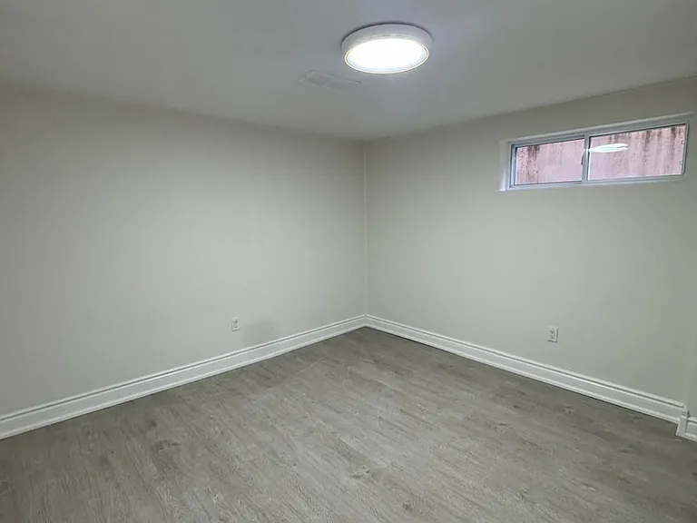 44 Royal Orchard Blvd — Photo 6