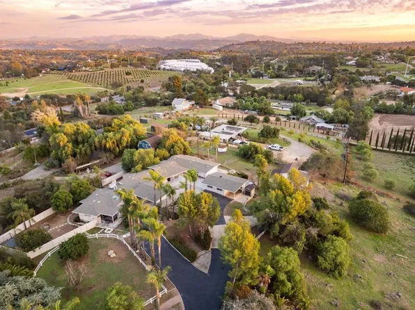 405 Olive Hill Way, Fallbrook, CA 92028