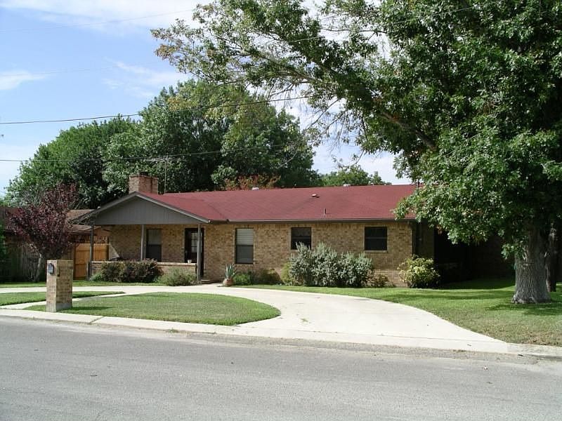 1st image of 206 Cardinal Dr