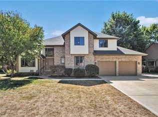 1380 Buckhorn St, Saint Joseph, MI 49085