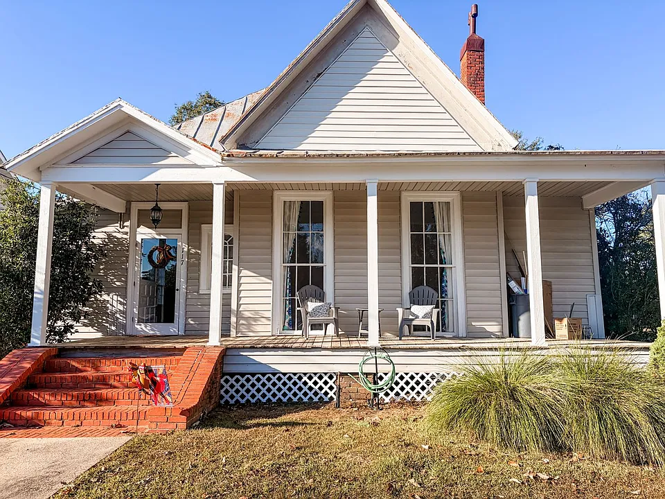 117 E Main St