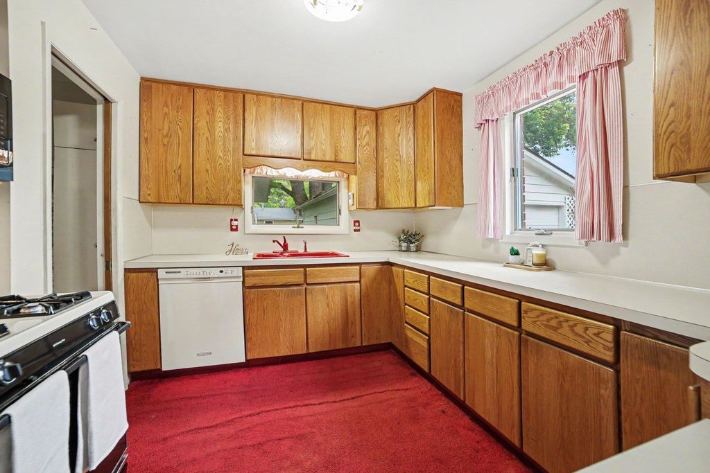 1013 Wallen St, Midland, MI - More