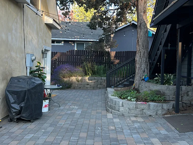 1562 NW Elgin Ave — Photo 24