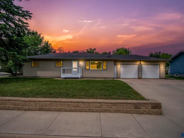 310 W 3rd St, Tea, SD 57064