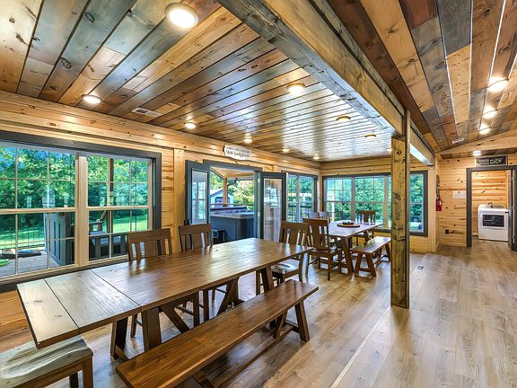 2nd image of 3501 Autumn Woods Ln