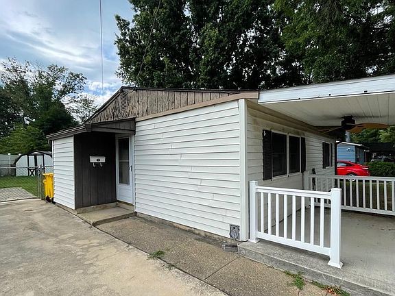 3rd image of 100 Glen Rd