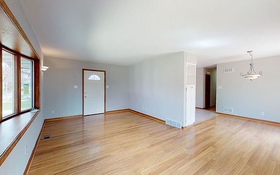 5th image of 414 Becking Ave