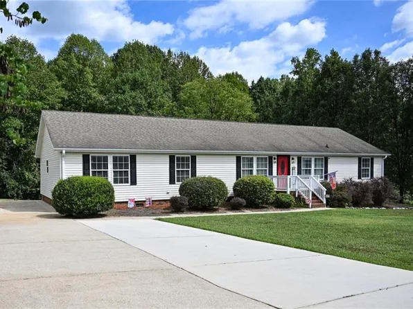 5017 Natalie Temple Ln, Winston Salem, NC 27105