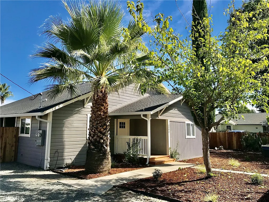 2 bed, 650 sqft, $1,700 — Photo 1