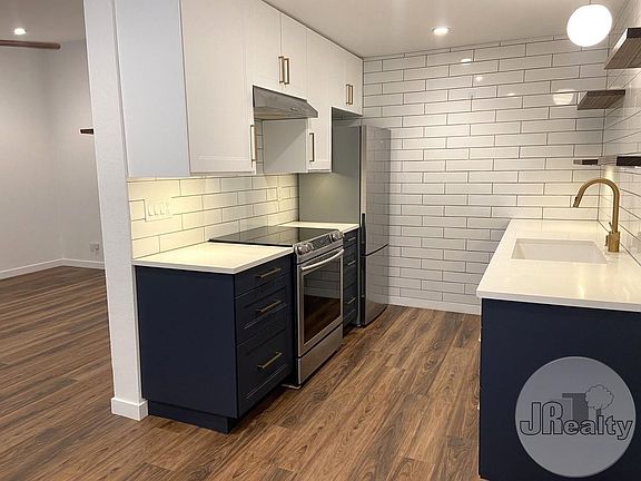 4th image of 756 N Inglewood Ave APT 14