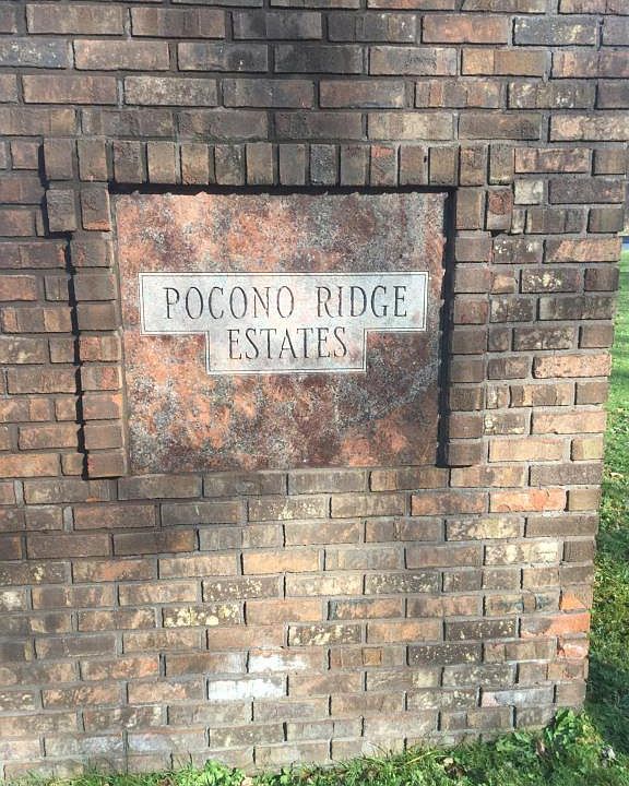 2nd image of 37 Ledge Ct