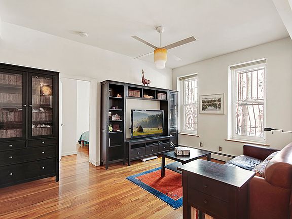 2nd image of 426 13th St APT 1E