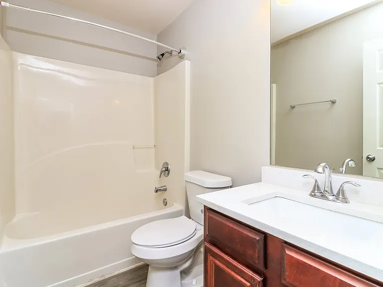 414 Hidden Creek Ct — Photo 16