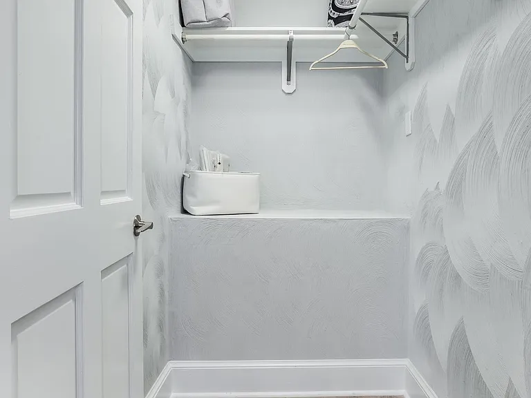 400 Dinwiddie St #1 — Photo 20