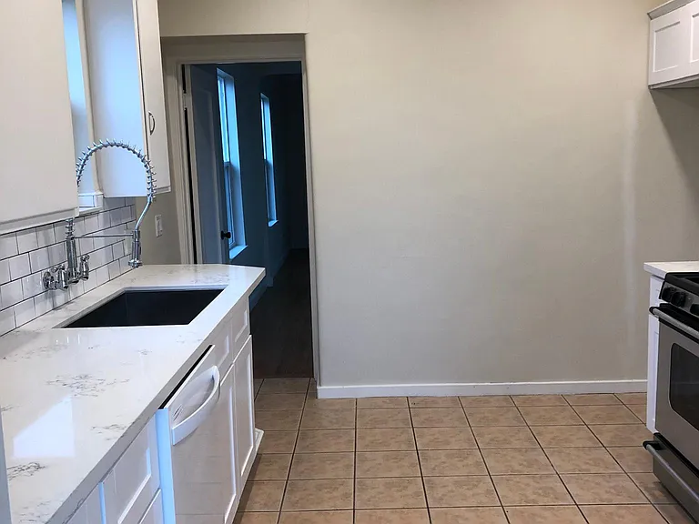 2712 S St — Photo 10
