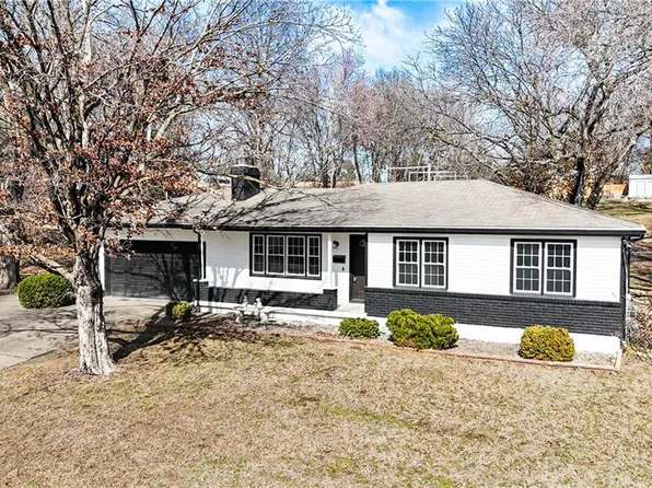 7910 E 74th St, Kansas City, MO 64133