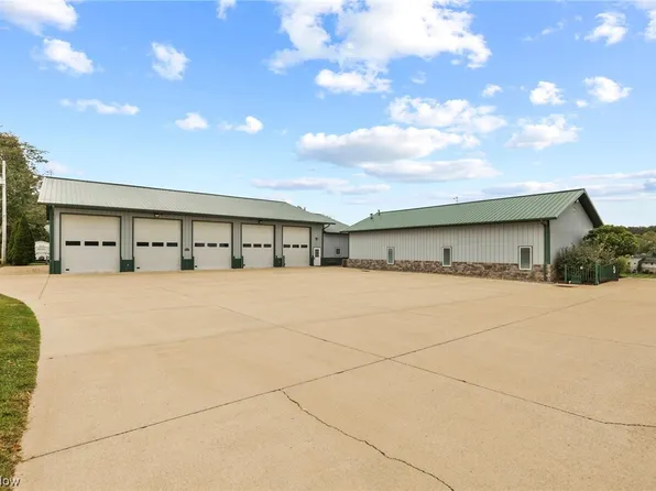 99 1/2 Shangri La Ln, Marietta, OH 45750