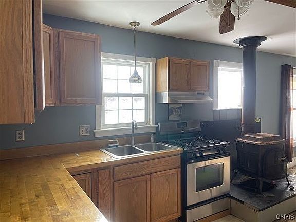 4th image of 114 Piper Rd