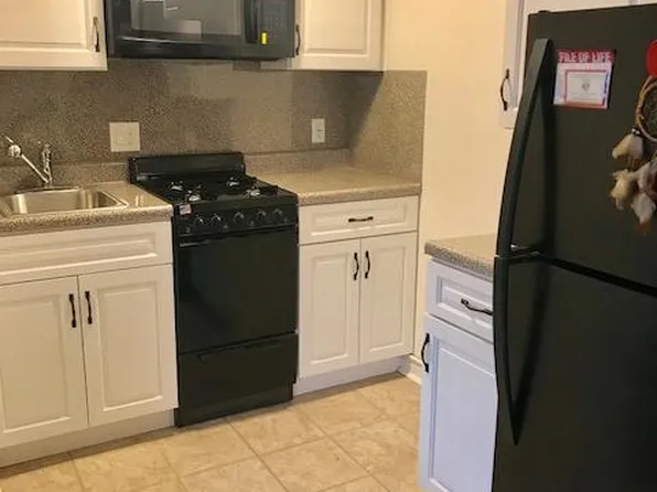 411 Park Pl APT 2J, Fort Lee, NJ 07024