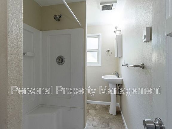 5th image of 3108 Thompson Ave #C & L