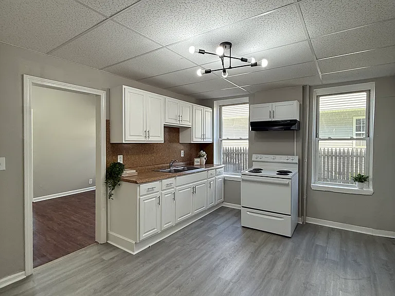 Kitchen(NEW Refrigerator if on the way!)