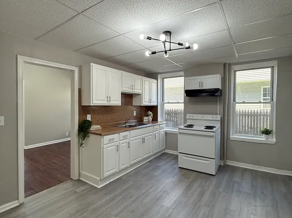 19-21 Emerson St #1L, Chicopee, MA 01013