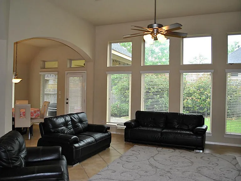 1403 Laura Hills Ln — Photo 15