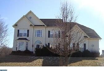 1st image of 907 Sweet Hollow Way