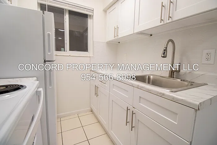 1727 Liberty St #5 — Photo 1