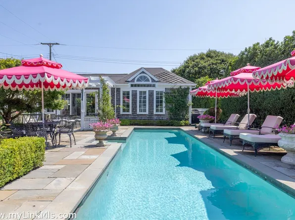 72 Baxter Rd, Nantucket, MA 02554