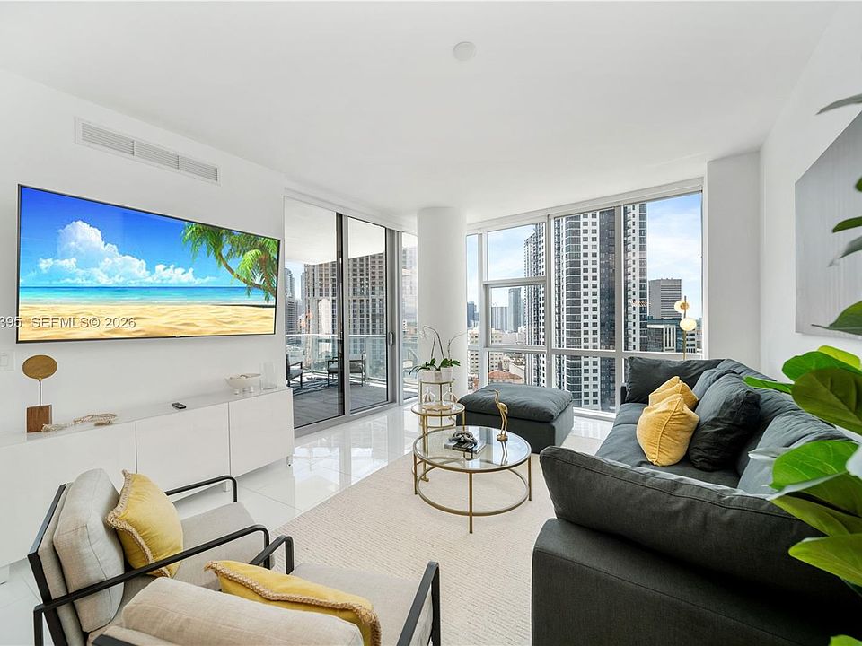 1st image of 851 NE 1st Ave #2011