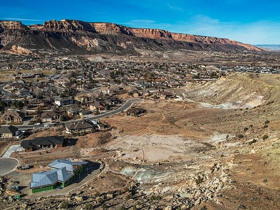 3rd image of 359 Canyon Rim Trl