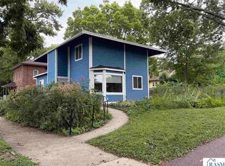 923 N 5th St, Mankato, MN 56001
