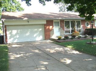 9527 Dorisann Ct, Saint Louis, MO 63123