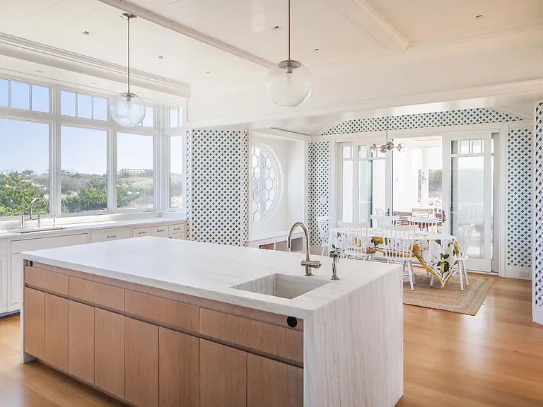 224 Dune Rd — Photo 10