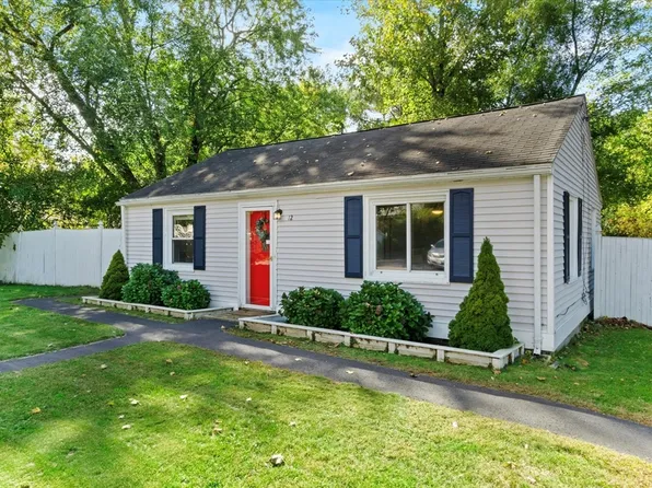 12 Hillcrest Rd, Tewksbury, MA 01876
