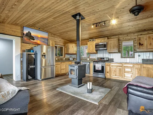 9105 N Liten Gata Cir, Palmer, AK 99645
