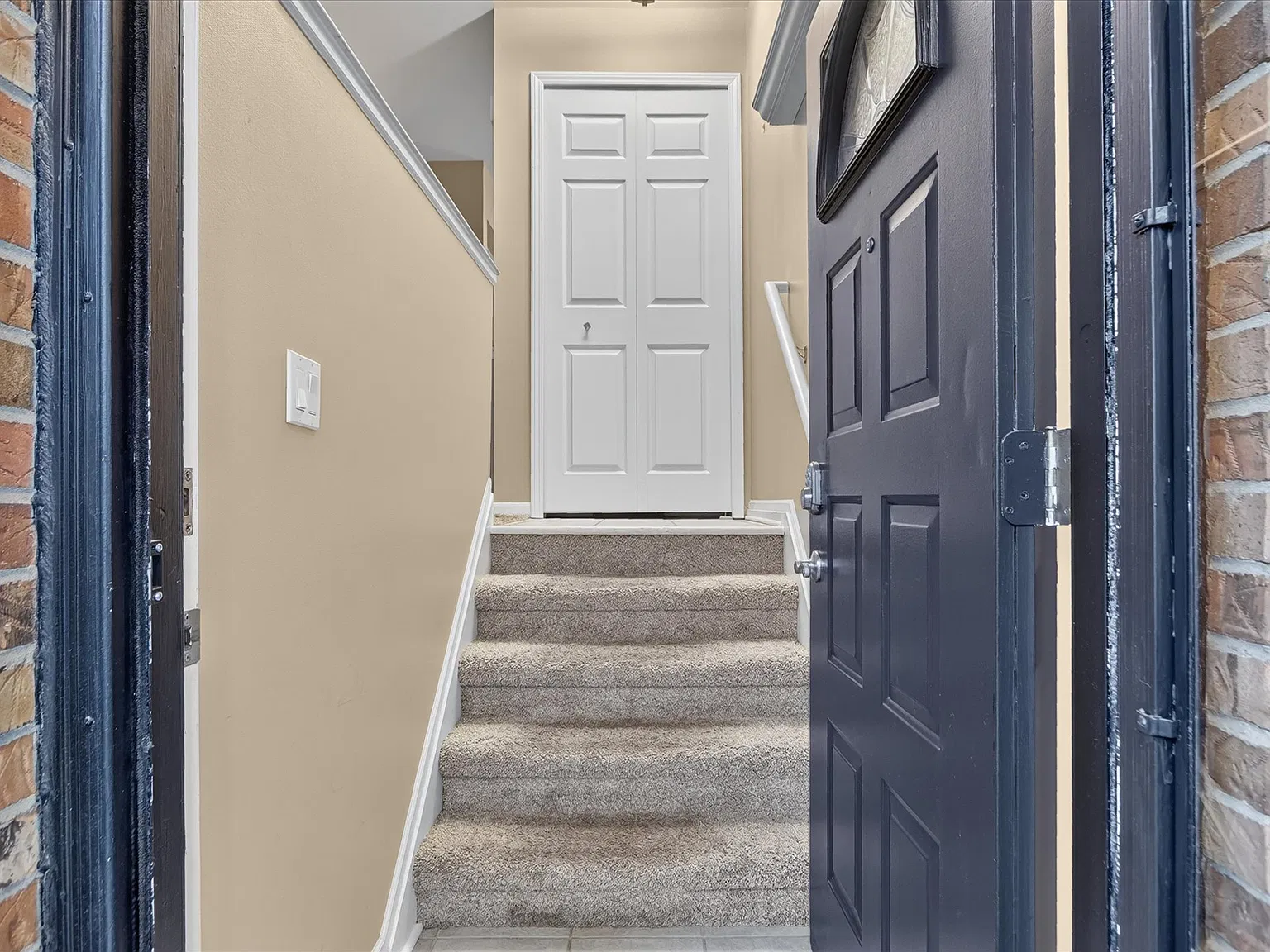 2 bed, 919 sqft, $1,800 — Photo 3