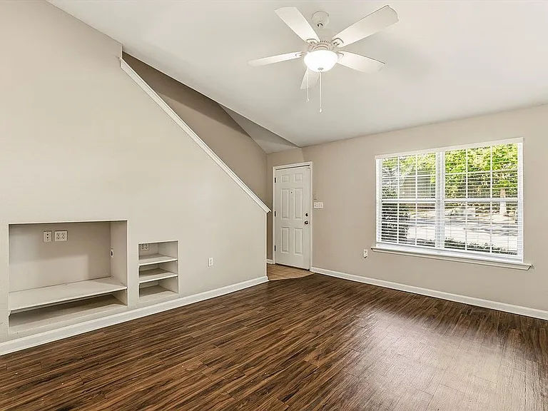 2738 W Tharpe St #405 — Photo 15