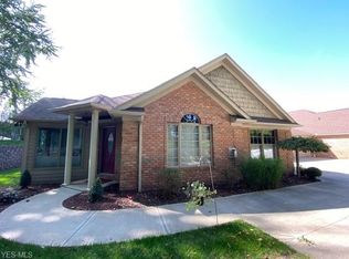 1122 Saint Abigail St SW, Hartville, OH 44632