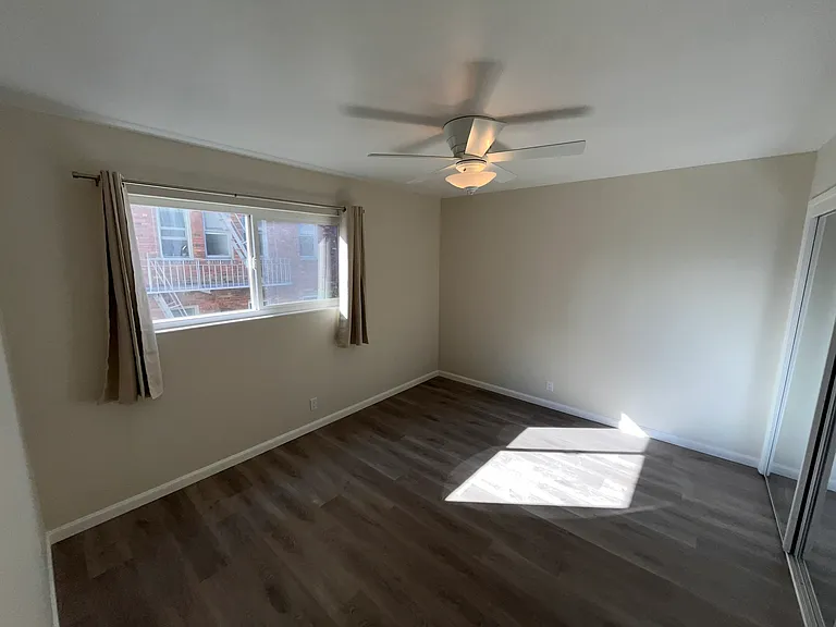 Lee Crest Apartments — Photo 11