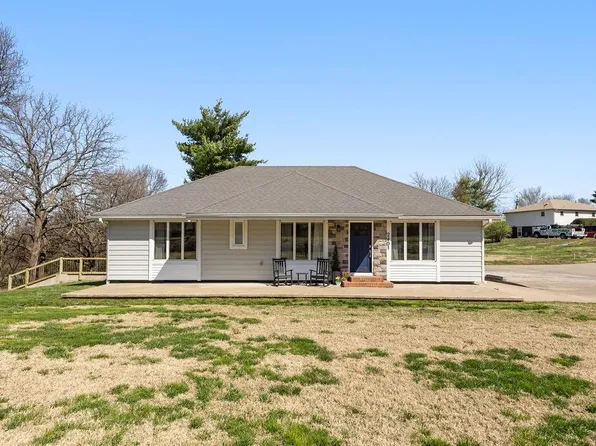 2401 SE Seymour Rd, Saint Joseph, MO 64507