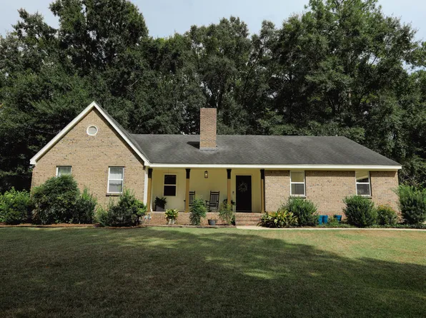 324 Pine Ln, Hattiesburg, MS 39402