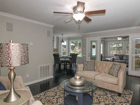 4th image of 100 Oak Hollow Ct