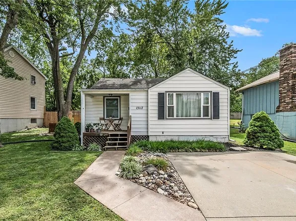 13117 W 90th Ter, Lenexa, KS 66215