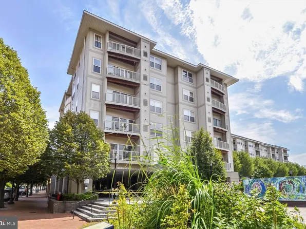 8045 Newell St APT 215, Silver Spring, MD 20910