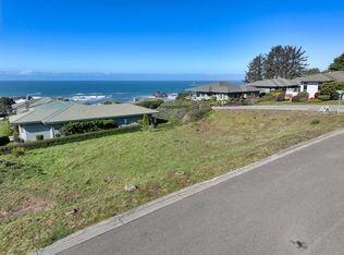 17120 Pacific Hts, Brookings, OR 97415