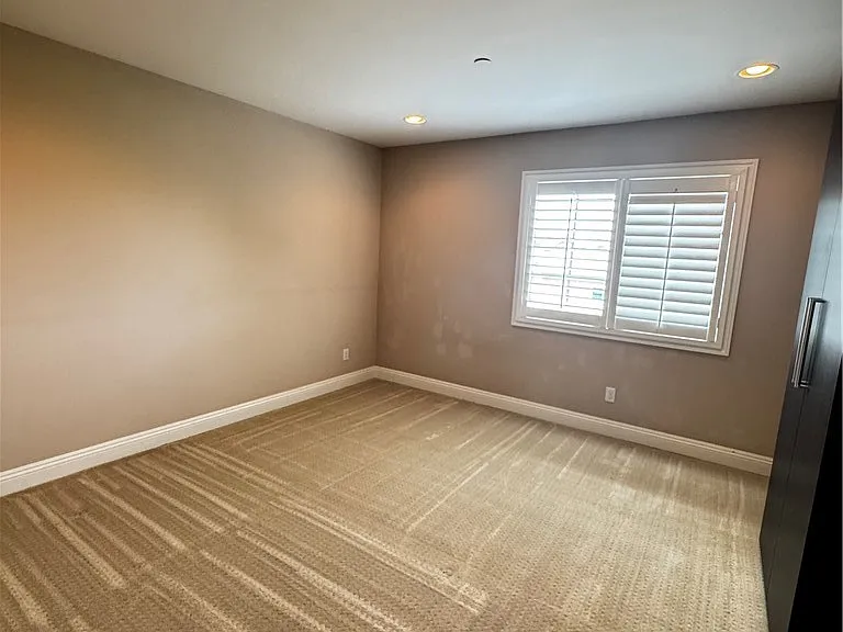 330 S Alhambra Ave — Photo 14
