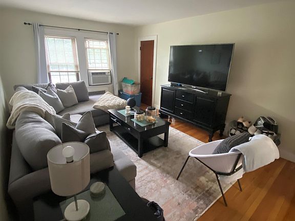 2nd image of 902 Furnace Brook Pkwy #2